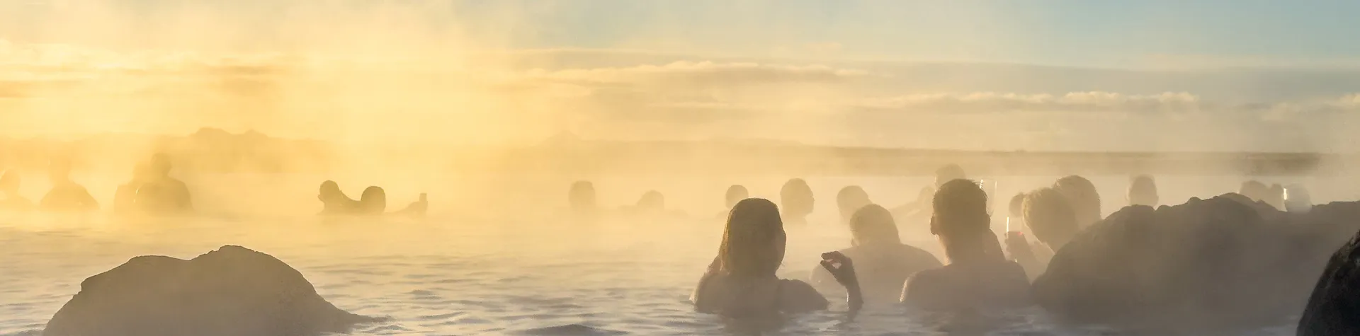 Sky Lagoon i solnedgången.