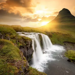 kirkjufell, kirkjufellfoss, island